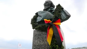 Menschlichkeit, Du über alles! 