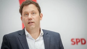 Klingbeil will höhere Steuern