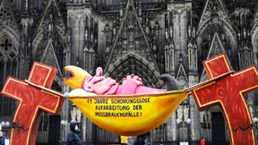 Den Institutionen ausgeliefert