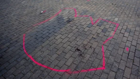 Erstochen und überfahren