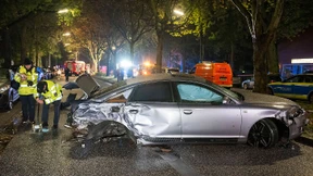 Raser kollidieren in Hamburg