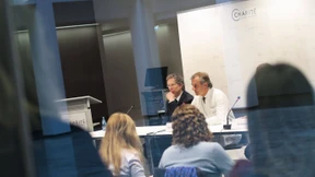 Vierlings-Frühchen bleiben Hochrisikopatienten