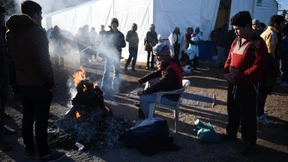 Tausende Flüchtlinge stranden an mazedonischer Grenze
