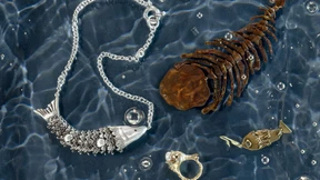 Der Fischerring an der Hand des Papstes