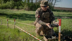 So räumt die Ukraine gefährliche Landminen