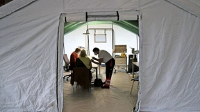 Wissenschaftler empfehlen strikte Kontaktbeschränkungen