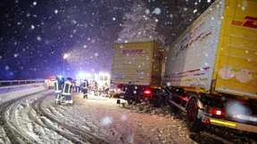 April startet mit Schnee und Unfällen