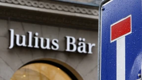 Kundenberater übernehmen Teil der Negativzinsen