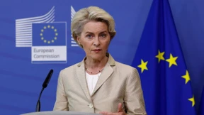 Von der Leyen schlägt neues EU-Sanktionspaket samt Ölpreisdeckel vor