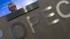 Benzin bleibt billig