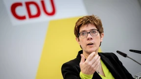 Scharfe Kritik von Kramp-Karrenbauer und Söder an Orbán