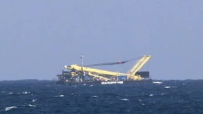 Kein Flugzeug, ein Kran!