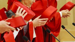 Allein an der roten Ampel