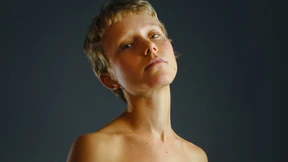 Warum singen Sie mit freiem Oberkörper, Alice Phoebe Lou?