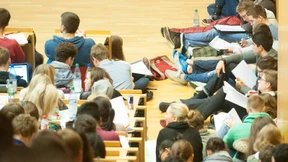 Der Eintritt in den Hörsaal kostet jetzt 344 Euro