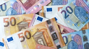 Erstmals mehr als zwei Billionen Euro Staatseinnahmen – Defizit wächst trotzdem