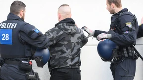 NS-Devotionalien bei Durchsuchungen gefunden