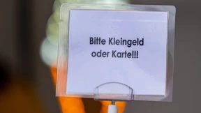 Händler sollten es Kunden überlassen, wie sie zahlen wollen