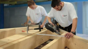 Wenn das neue Zimmer mit dem Tieflader kommt  