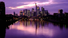 Fondsmanager werden pessimistischer, investieren aber mehr