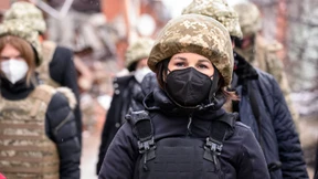 Baerbock erschüttert von Situation an der Front in der Ukraine