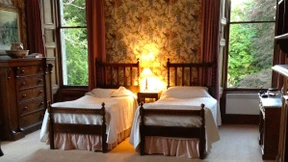 Der Lord lebt im Anbau und steht selbst am Herd