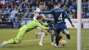 Bizarres Eigentor sorgt für Schalker Freude