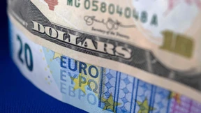 Kurs des Euros zum Dollar steigt auf höchstes Niveau seit Juni