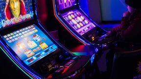 Zocken am Automaten nur noch mit Ausweiskontrolle