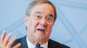 Laschet verliert in Umfrage deutlich