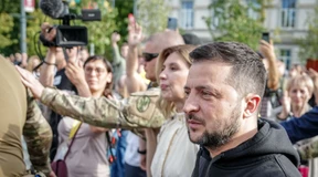 Wie reagiert Selenskyj auf die vage NATO-Einladung?