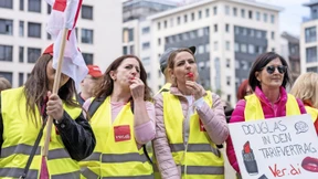 Verkäuferinnen streiken für mehr Lohn