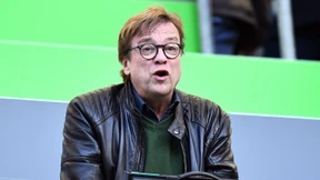 Sofa, Fernsehen, Béla – fertig ist der Fußballabend