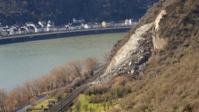 Auch zweites rechtsrheinisches Gleis nach Felssturz wieder frei