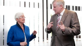 Hasselfeldt weist Seehofers Vorwürfe zurück