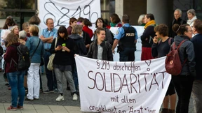 Frauenärztinnen wegen Abtreibungswerbung vor Gericht