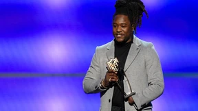 Ein Football-Spieler mit nur einer Hand