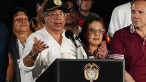 Bogotás Spiel mit dem chinesischen Feuer