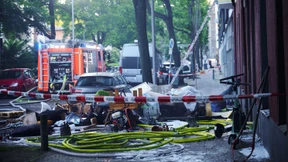 Acht Bewohner bei Wohnungsbrand schwer verletzt