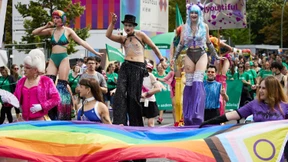 Viel Glitzer und Party auf CSD in Berlin