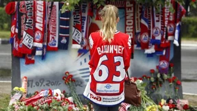 Trauer in Rot und Weiß