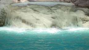 Trevi-Brunnen in Rom sprudelt wieder