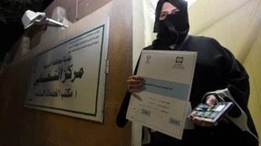 Frauen dürfen zum ersten Mal wählen