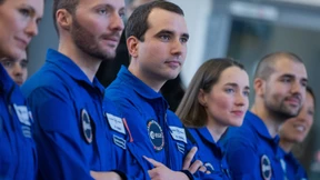 Zwei Frauen und drei Männer sollen 2026 ins All fliegen