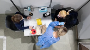 Eine Spritze gegen die Impf-Dauerschleife?