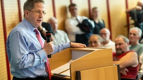 Wie Maaßens Follower twittern