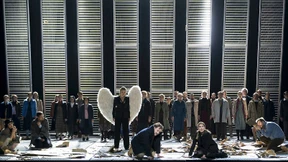 Raben verkünden die Ankunft des Herrn