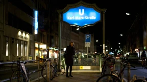 Eine Frau verschwindet