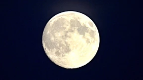 Der Mann im Mond ist aus Lava