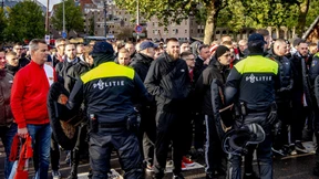 Blutende Fans und chaotische Szenen in Rotterdam